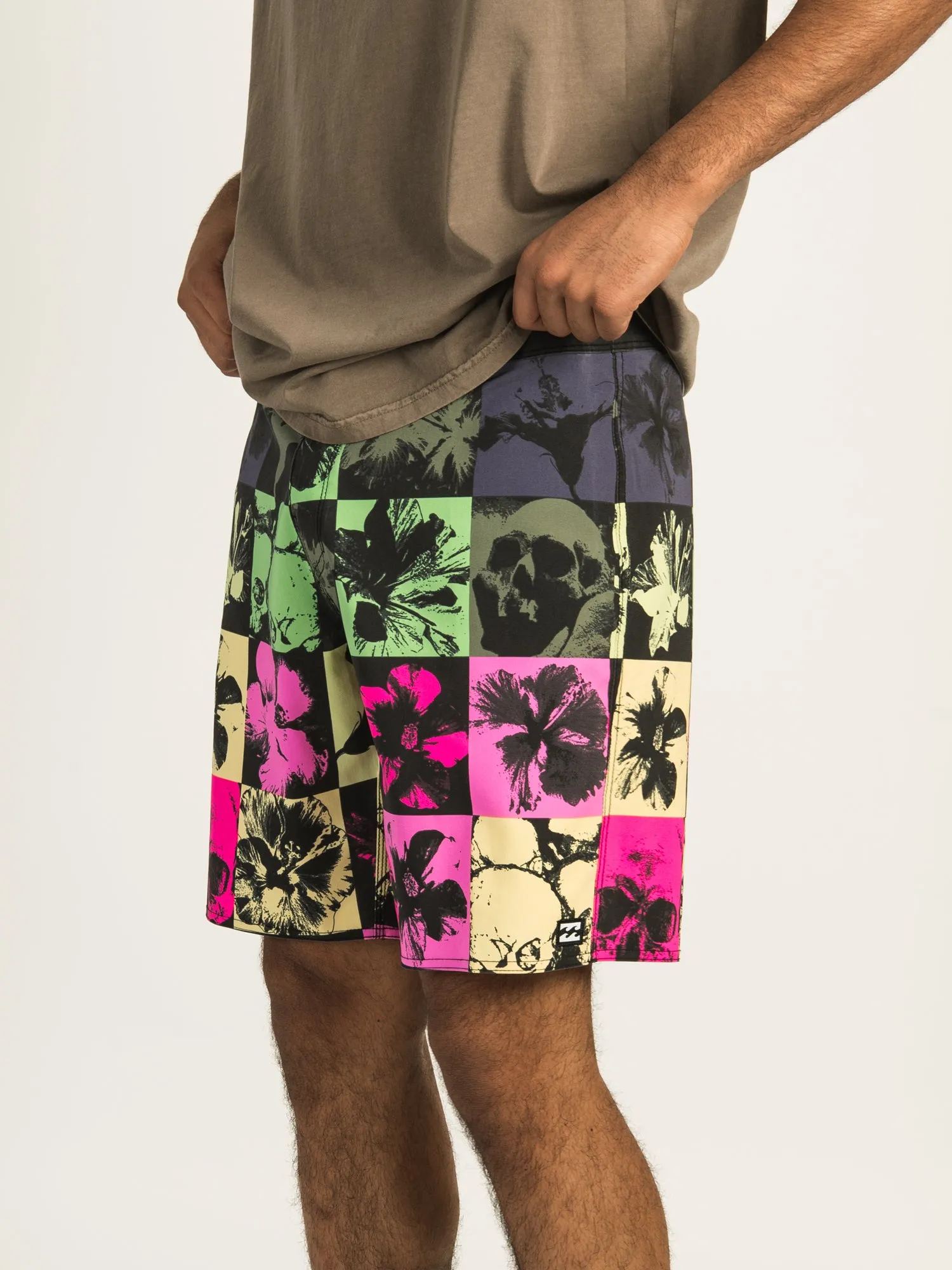 BILLABONG SUNDAYS PRO 19' BOARDSHORT  - CLEARANCE