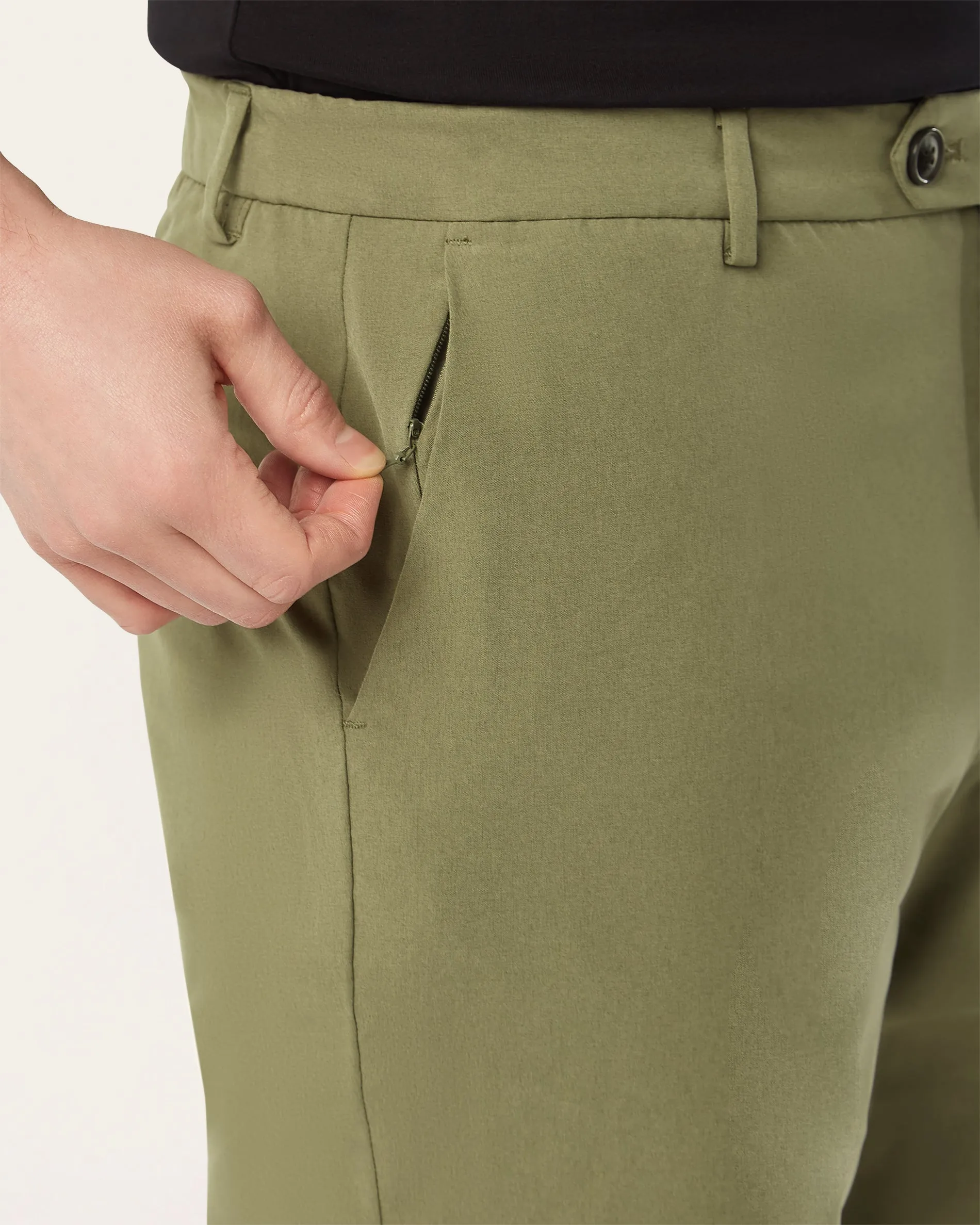 Light-weight shorts olive