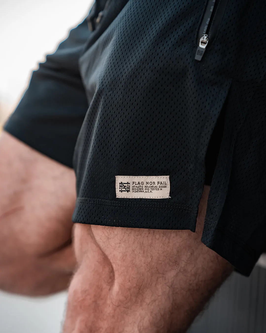 MENS MOMENTUM PATCH MESH SHORTS - BLACK