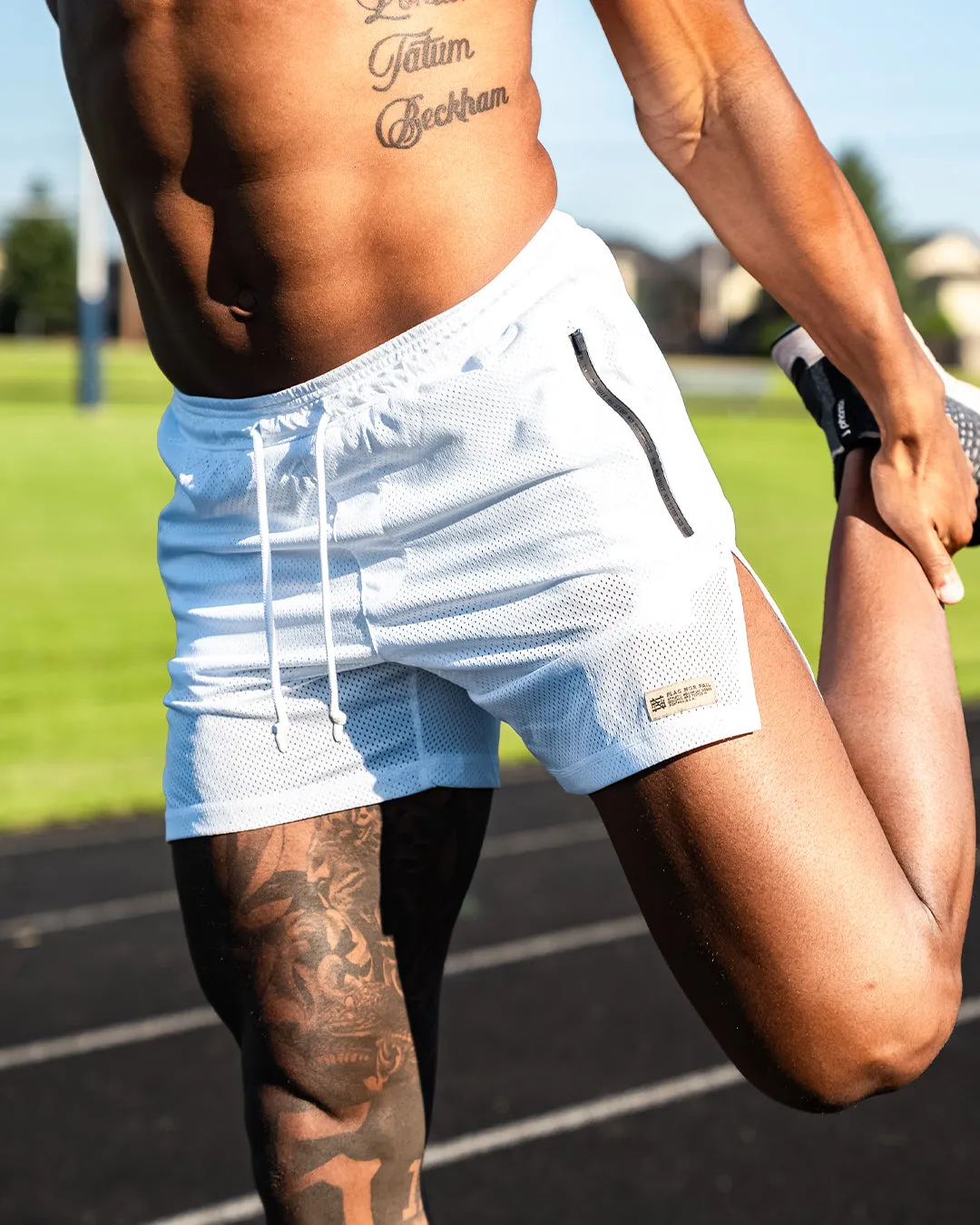 MENS MOMENTUM PATCH MESH SHORTS - BLACK