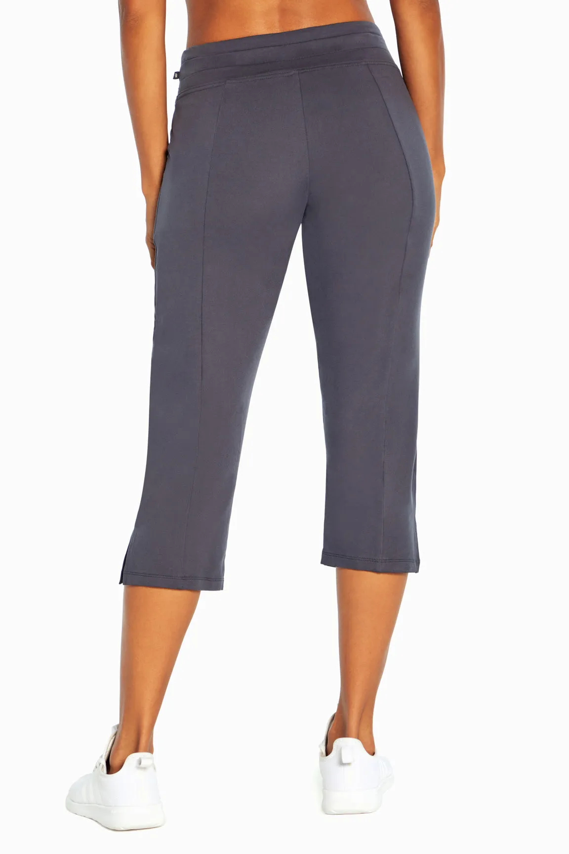 Mona Capri
