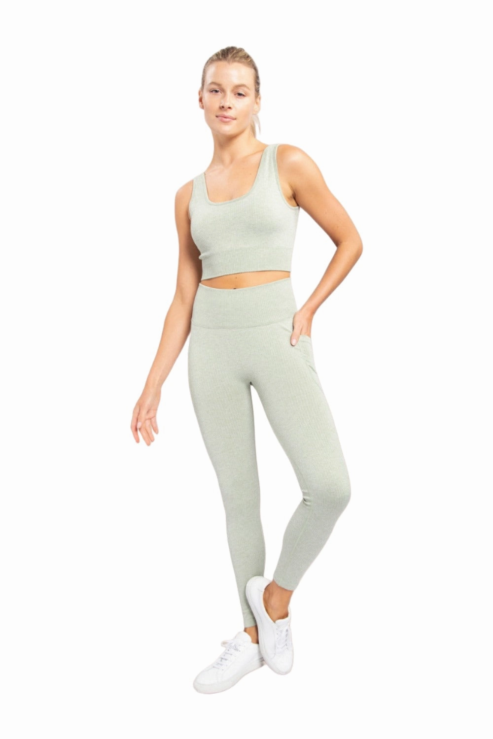 Mono B Hybrid Seamless Ribbed Sports Bra AT3041
