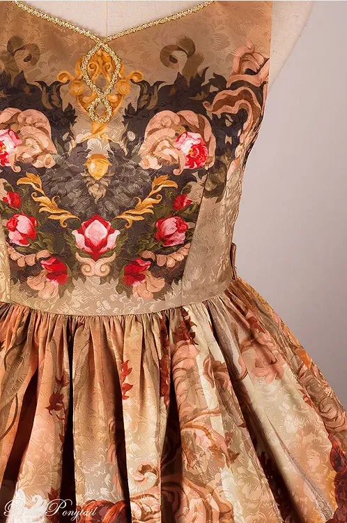 Rose Battle Jumperskirt in Amber