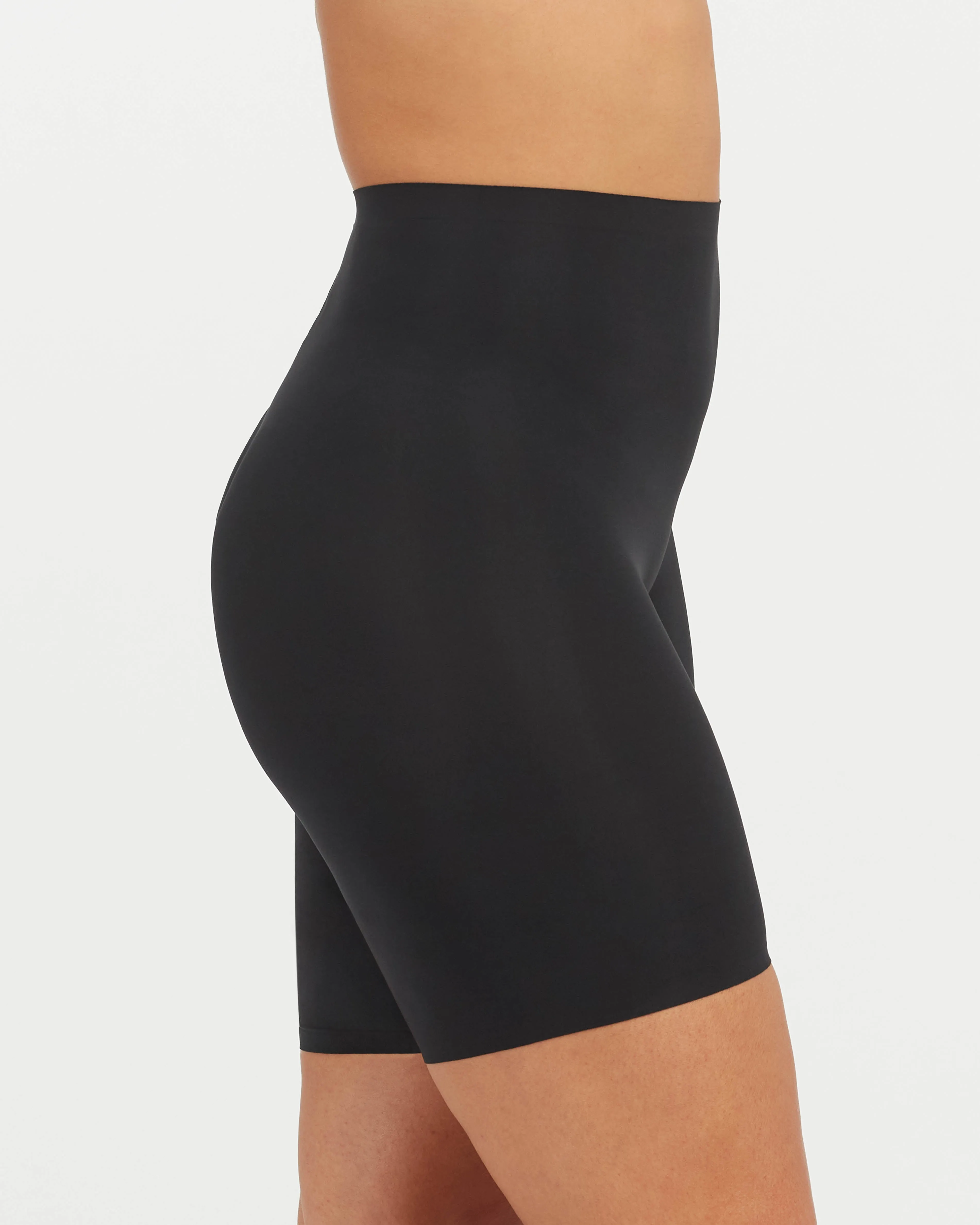 SPANXsmooth™ Fit-To-You Mid-Thigh Short
