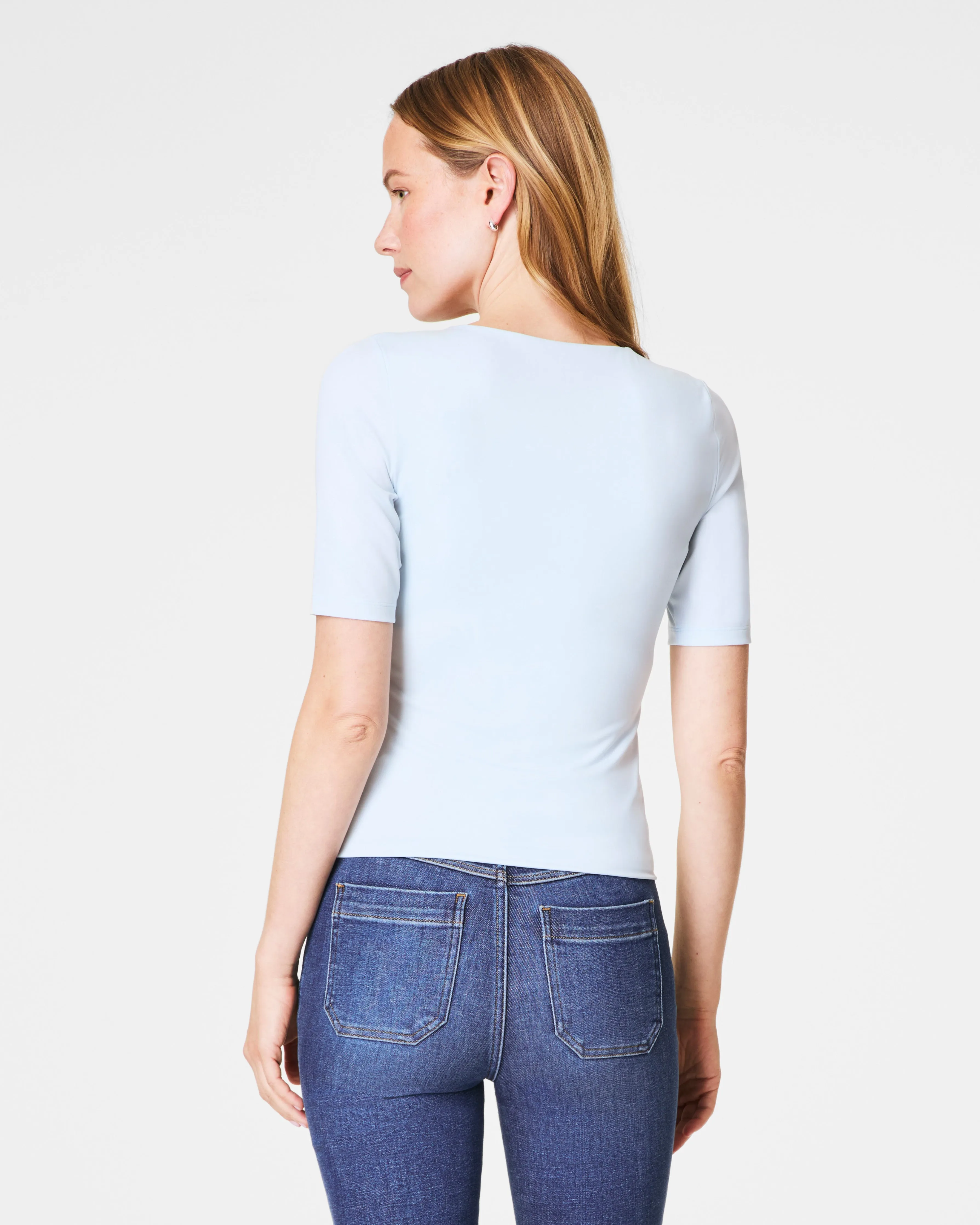 SPANXsmooth™ Jersey V-Neck Tee